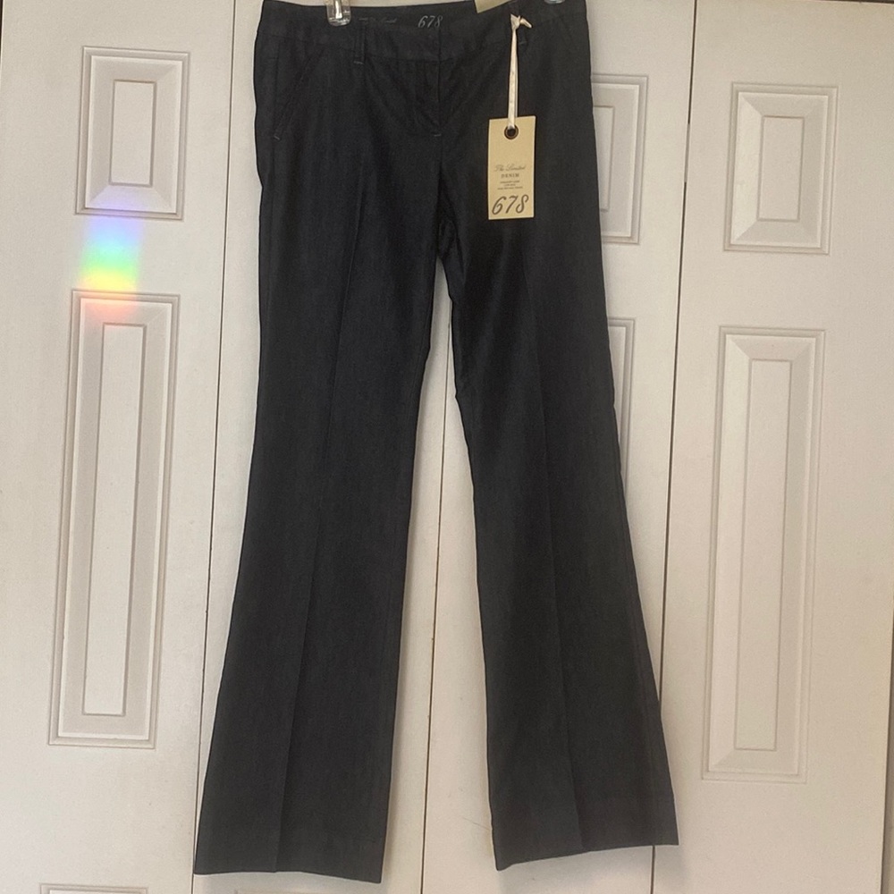 Women’s Black Straight-Leg Jeans